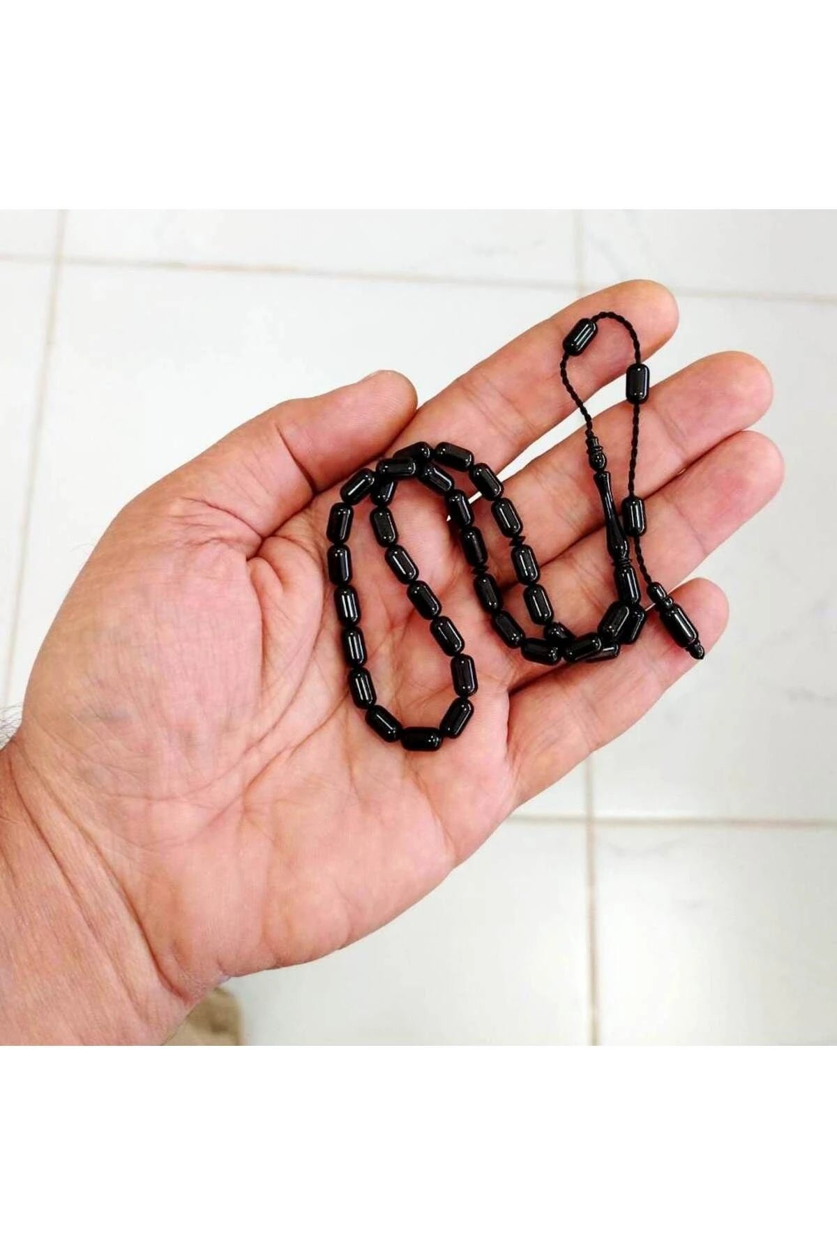 Erkek Siyah Kapsül Kesim Erzurum Oltu Taşı Tesbih Sistemli Kumpaslı 4 X 8,5 Mm