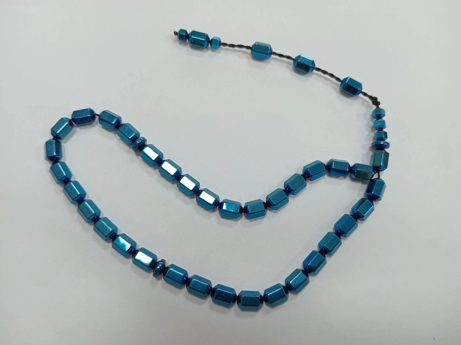 Bilek Boy Fasetalı Kapsül Kesim Mavi Renk Hematit Taşı Tesbih 5 x 8 mm