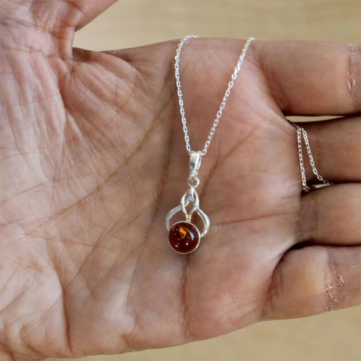 Damla Kehribar veya Oltu Taşı Kadın Gümüş Kolye